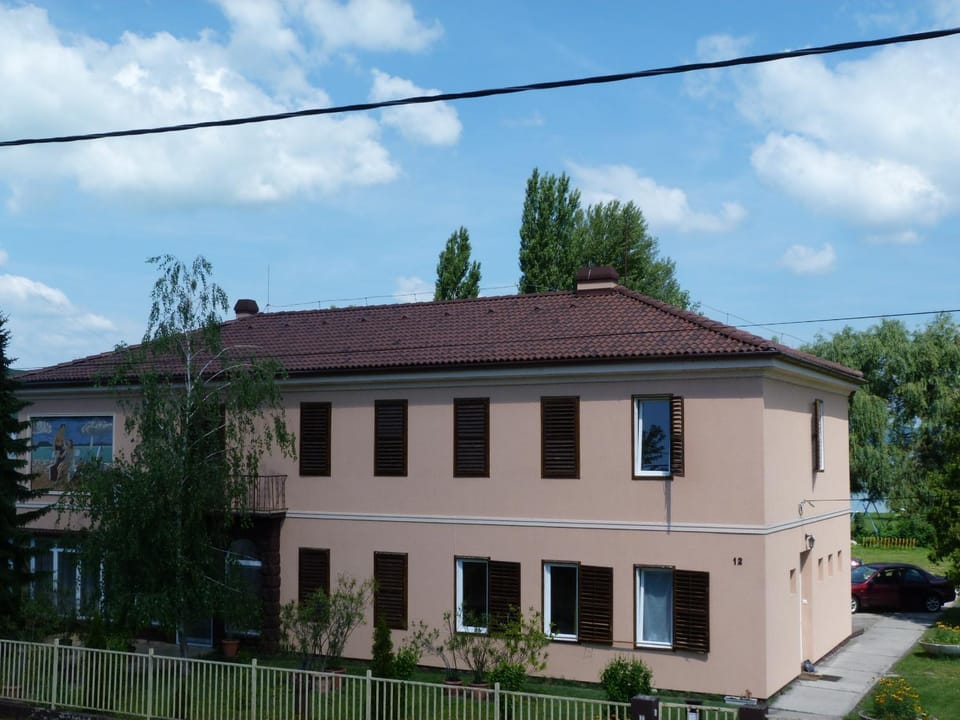 Facade/entrance, Garden