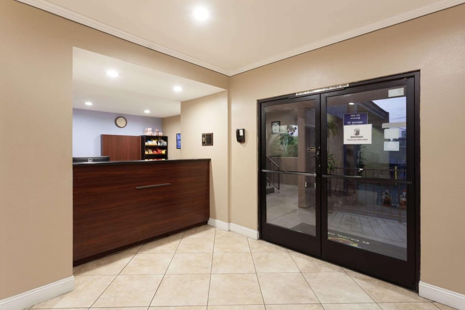 Lobby or reception, On site