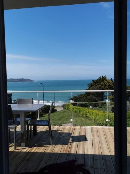 TY KERLUZ - Vue Mer et Plage à 80m House in Locquirec
