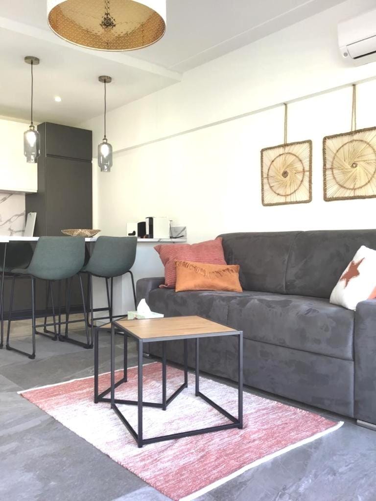 Kitchen or kitchenette, Living room, Seating area, Dining area, air conditioner