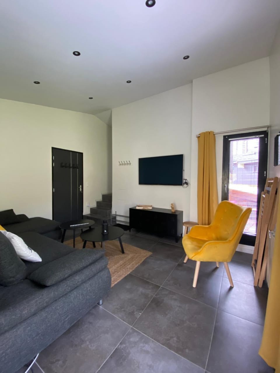 TV and multimedia, Living room, Seating area