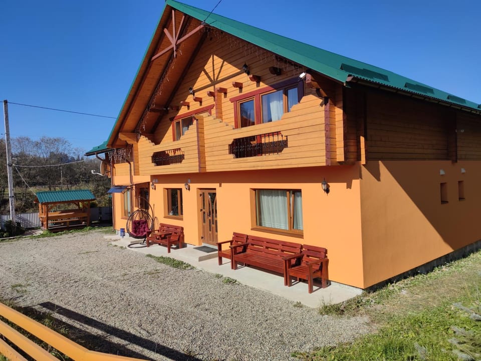 Приватна садиба "Гереджука" Nature lodge in Ukraine