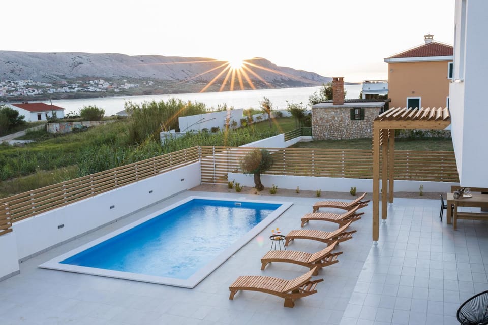 Balcony/Terrace, Pool view, Sea view, Swimming pool, Sunset