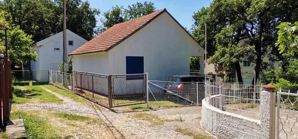 Property building, Spring