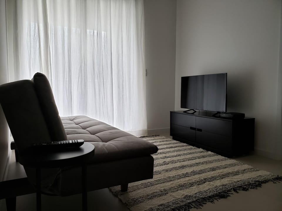 Communal lounge/ TV room, TV and multimedia, Living room