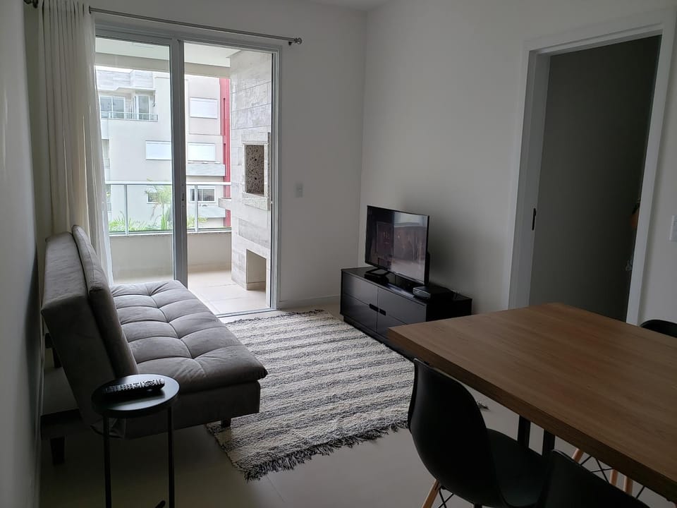 Communal lounge/ TV room, TV and multimedia, Living room, Dining area