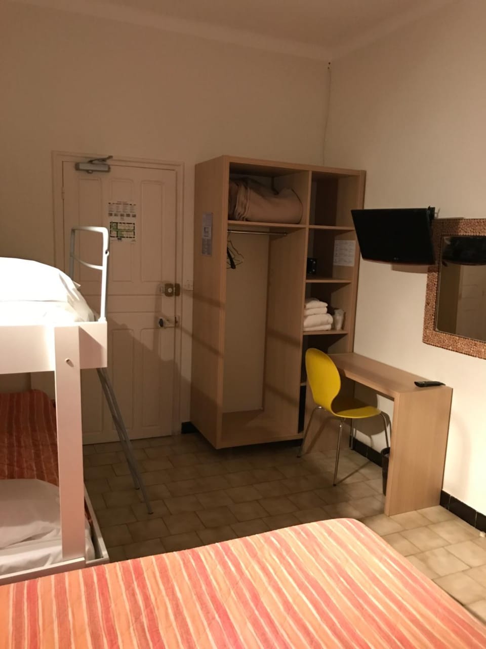 Bed, Bedroom, Pets, bunk bed, Family, Inner courtyard view