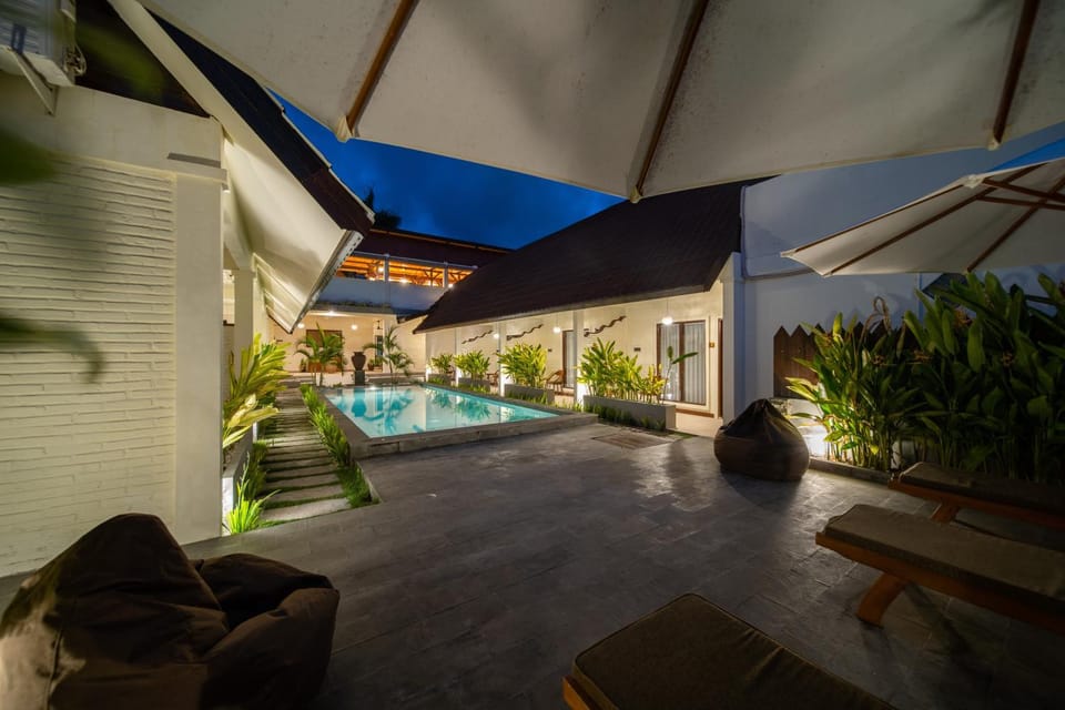 Balcony/Terrace, Pool view, Swimming pool, sunbed