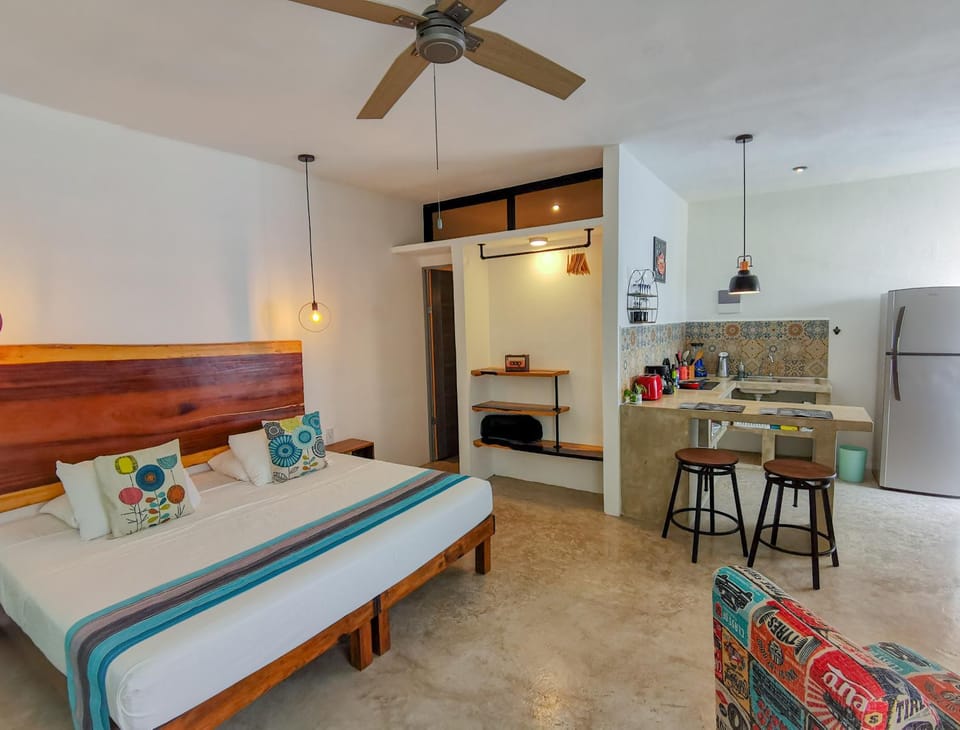 Photo of the whole room, Bedroom, kitchen