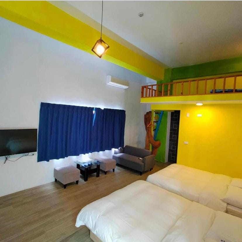Photo of the whole room, bunk bed