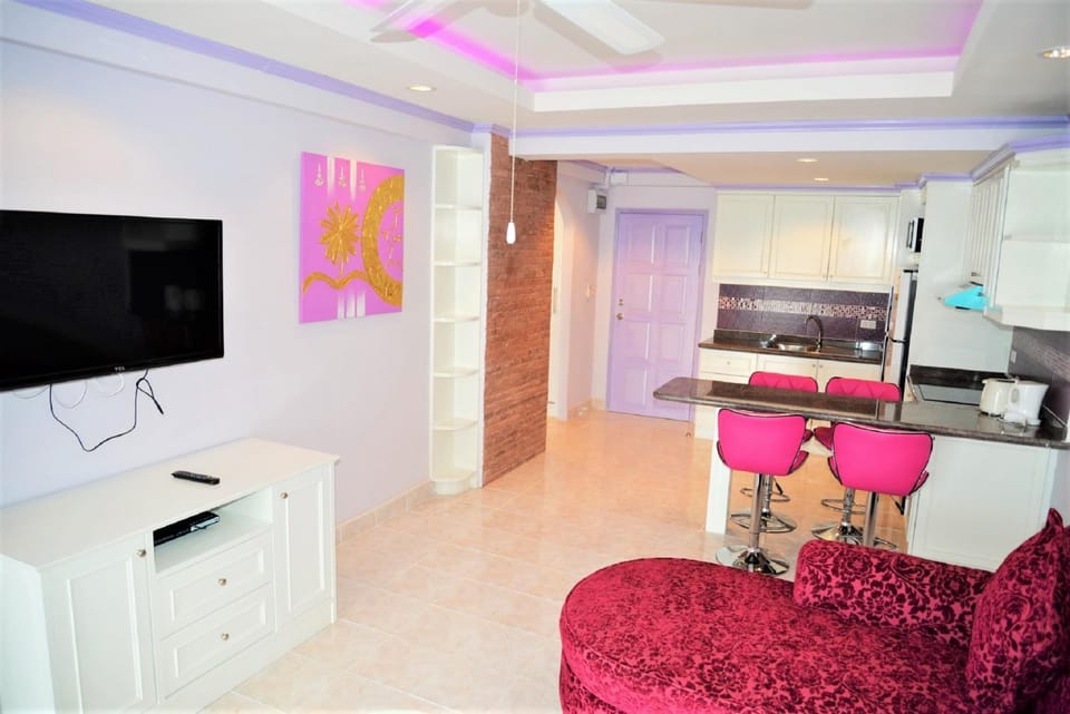 Luxury apartment Jomtien beach condominium S1 Pattaya 3rd floor House in Pattaya City