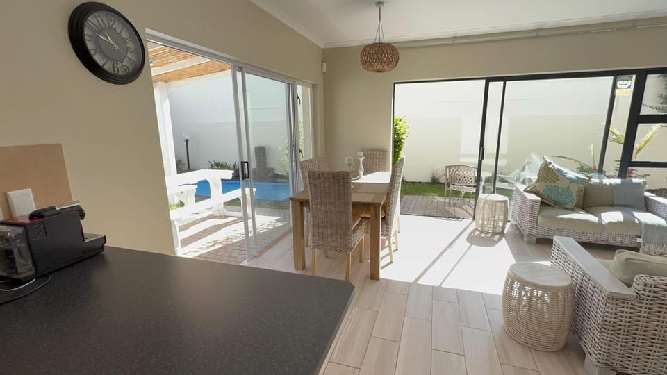 View (from property/room), Kitchen or kitchenette