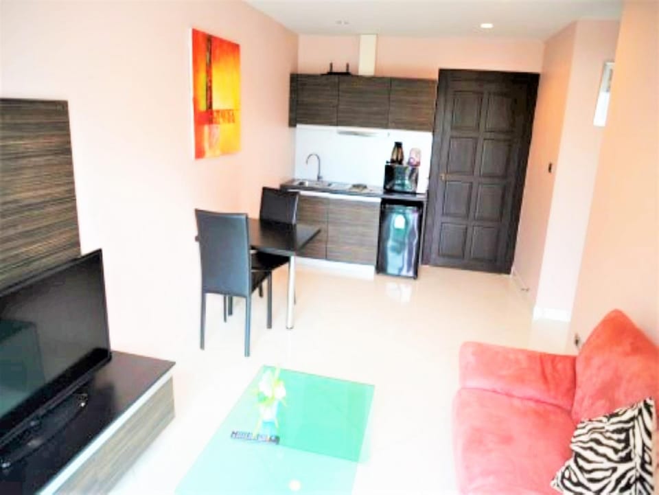 Seating area, kitchen