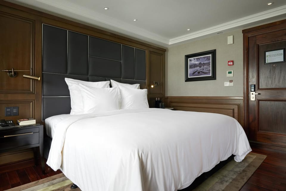 Bed, TV and multimedia