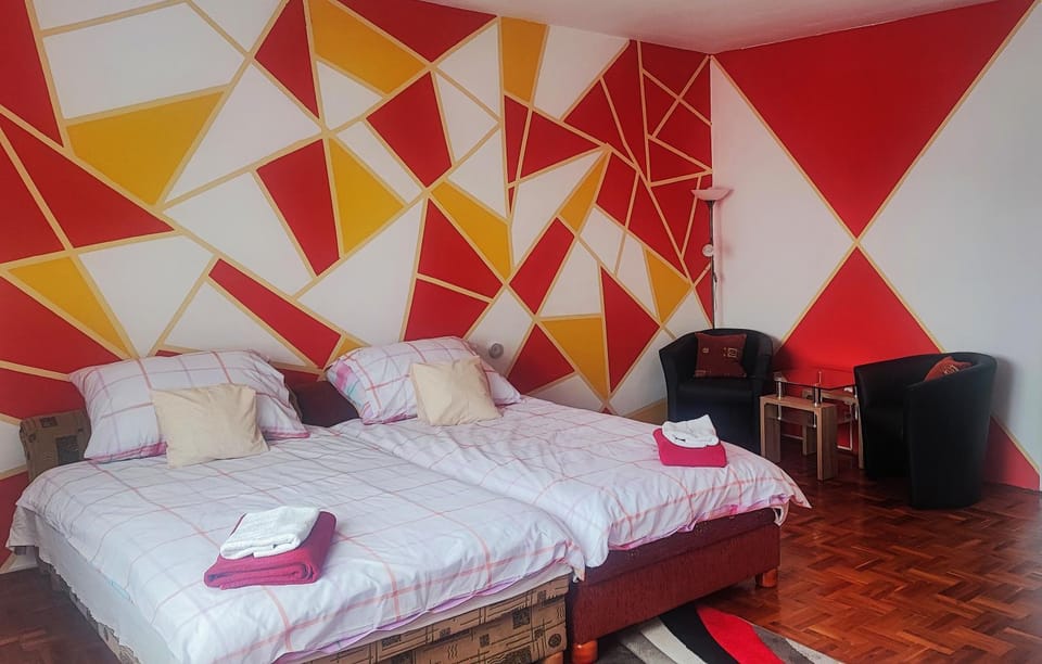 Bed, Photo of the whole room, Bedroom, towels