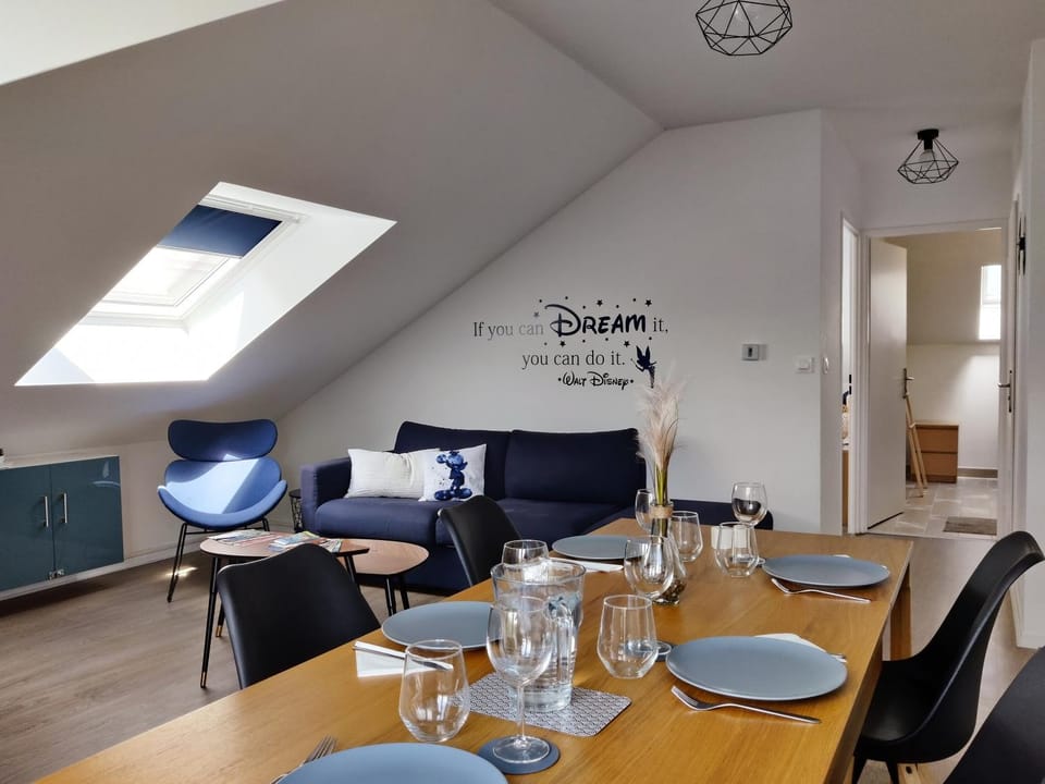 TV and multimedia, Living room, Seating area, Dining area, Dinner