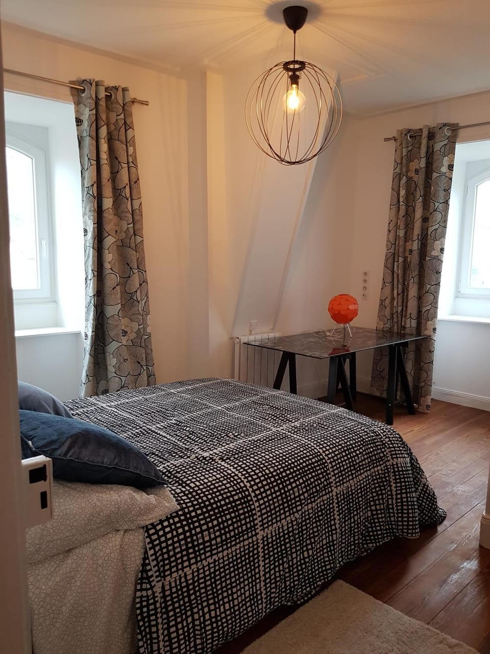 Bed, Photo of the whole room, Bedroom