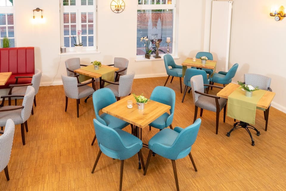 Lounge or bar, Breakfast