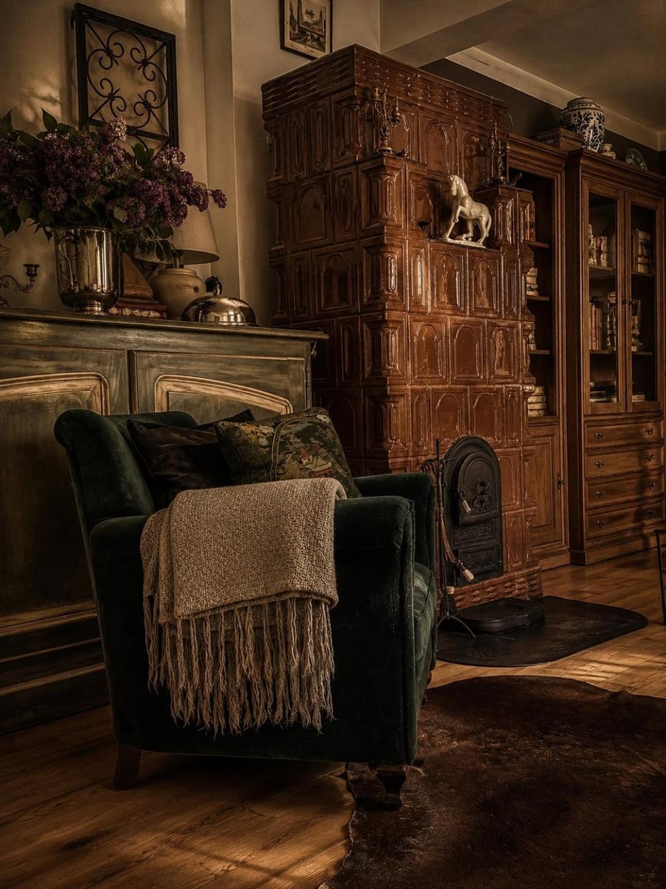 Library, Living room, Seating area