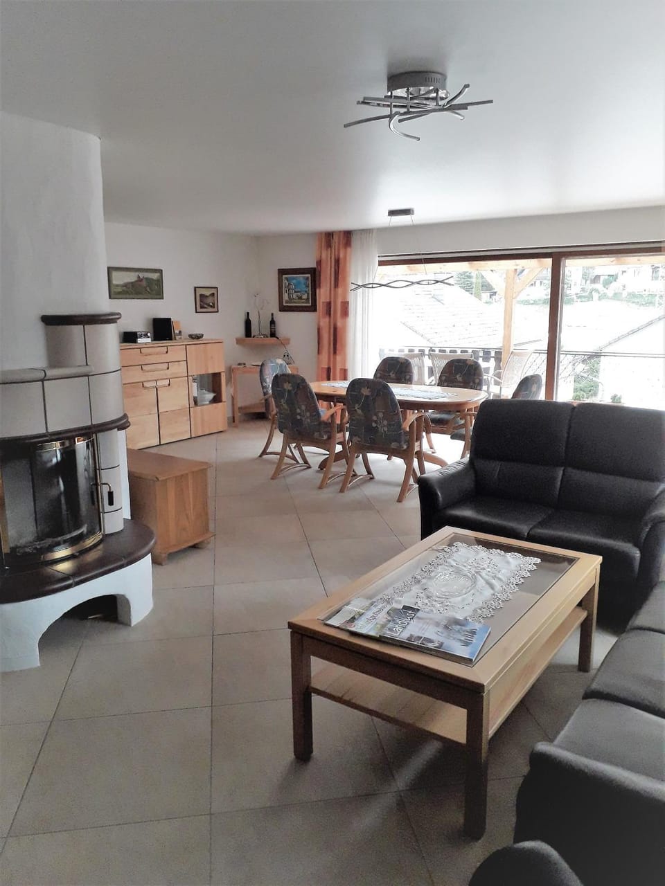Living room, Seating area, Dining area, pet friendly