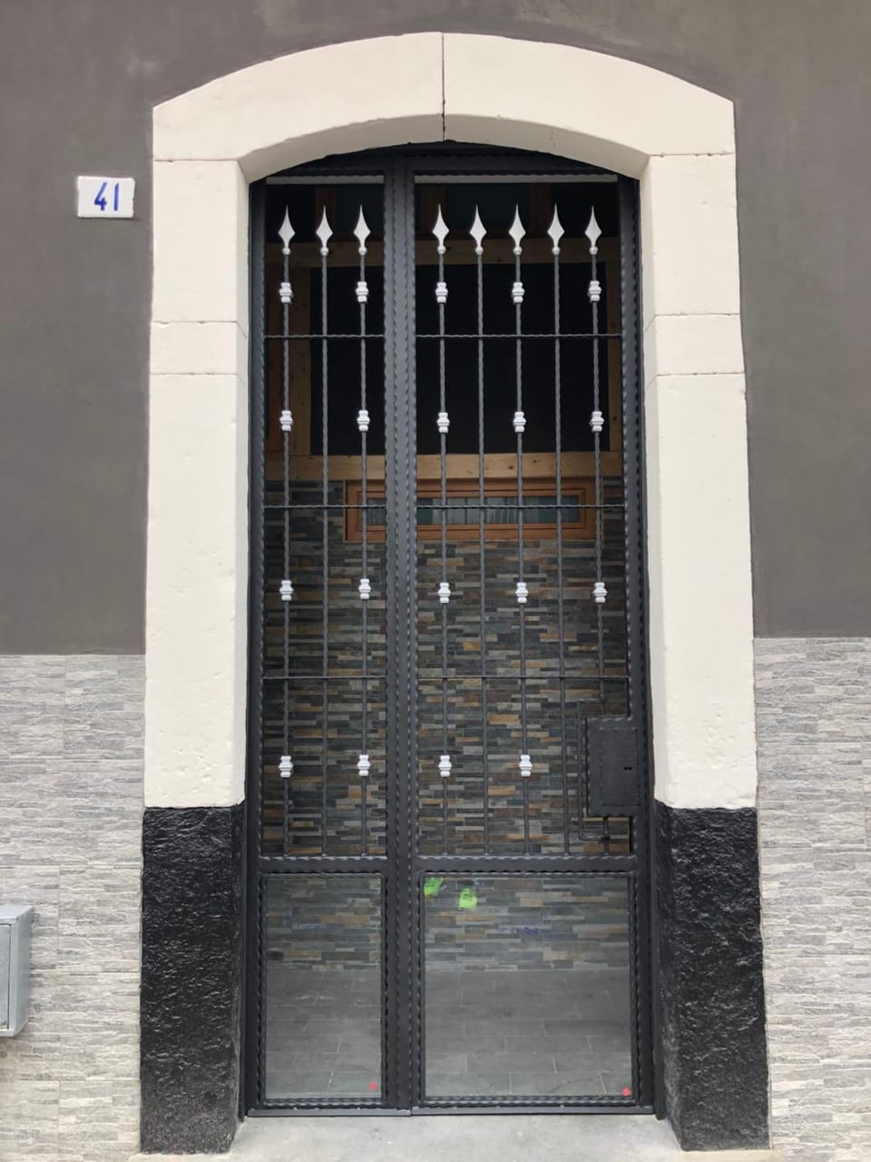 Facade/entrance