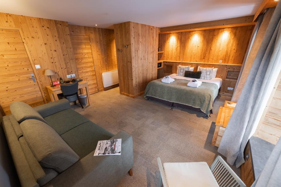 Bed, Living room, Photo of the whole room, Bedroom