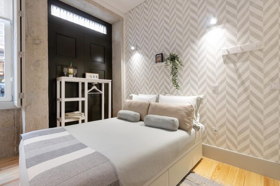Sol Modern Studio @ Batalha Apartment in Porto
