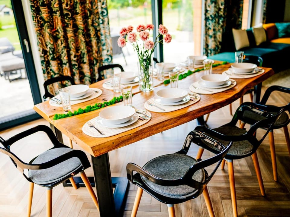 View (from property/room), View (from property/room), Decorative detail, Decorative detail, Dining area, Garden view, Garden view