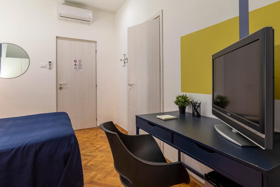 Communal lounge/ TV room, TV and multimedia