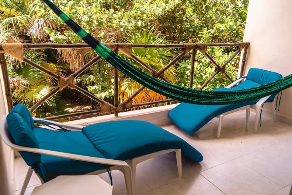 Balcony/Terrace, Seating area, Garden view, sunbed