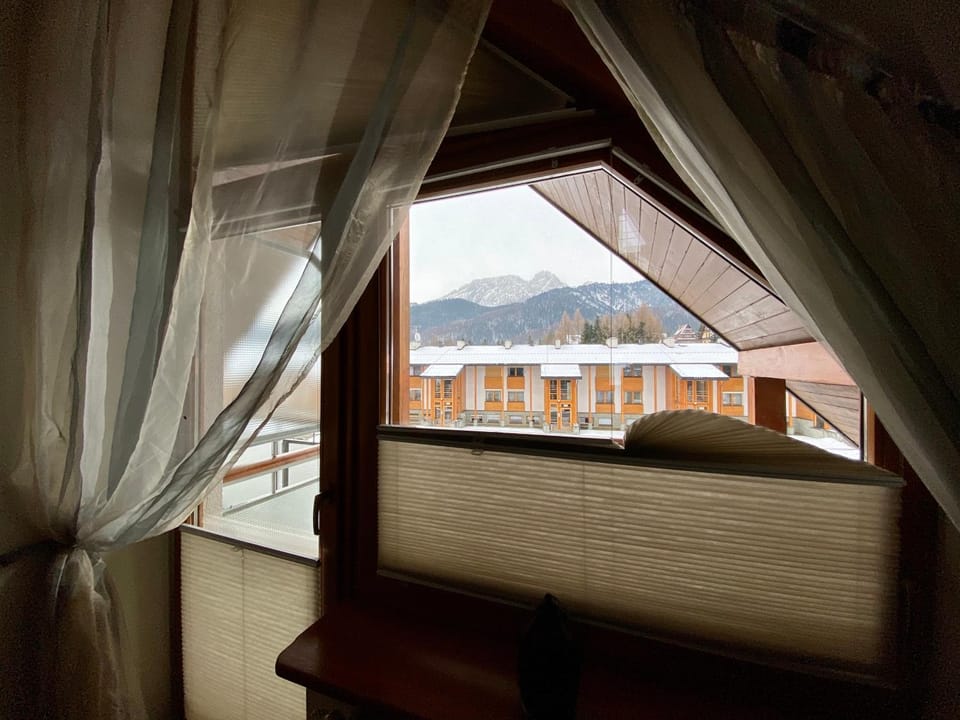 Natural landscape, Balcony/Terrace, Kitchen or kitchenette, Living room, Mountain view