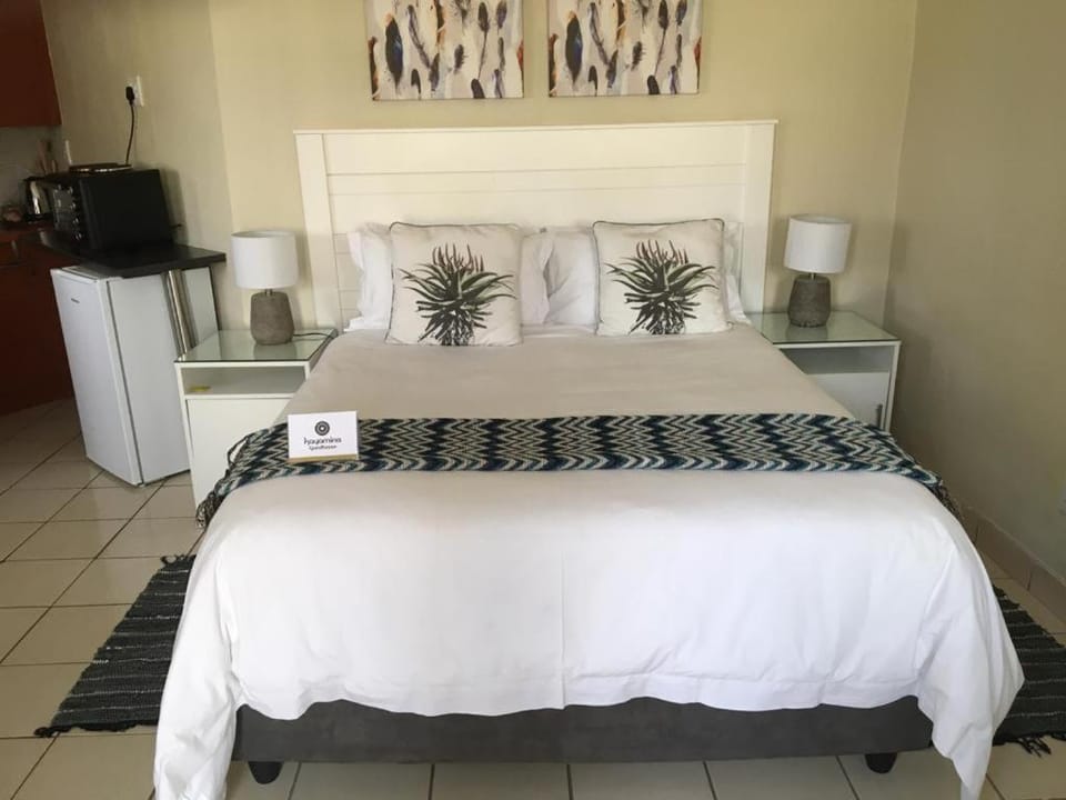 Kayamina Guesthouse Bed and Breakfast in Johannesburg