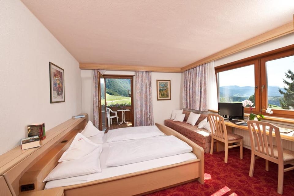 Bed, Bathroom, Bedroom