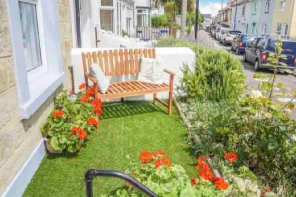 Seascape Cottage, Ventnor House in Ventnor