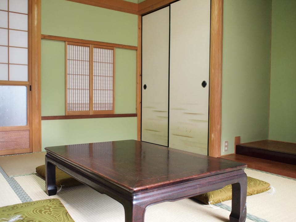 Guest House hachi hachi Bed and Breakfast in Japan