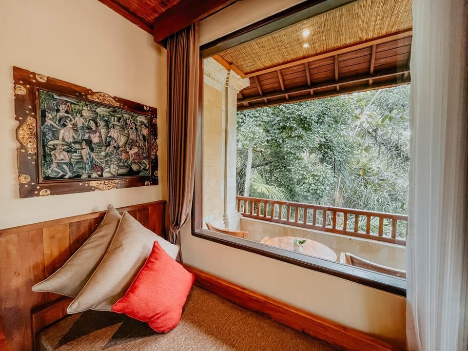 View (from property/room), Balcony/Terrace, Living room, Seating area