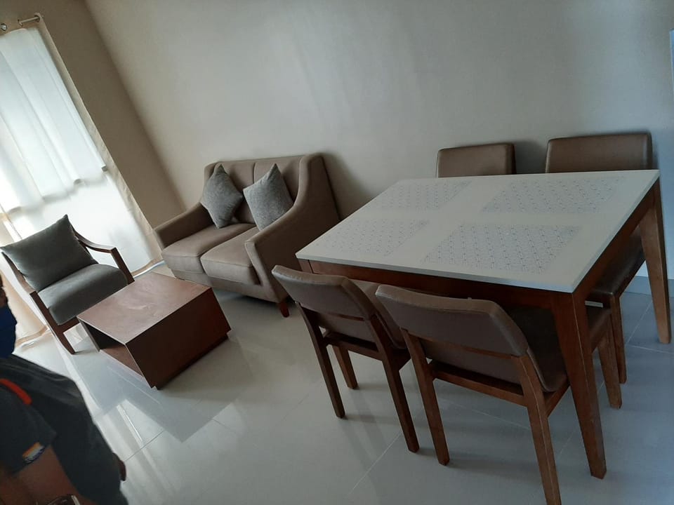 One Bedroom Unit, One Manchester Place, Mactan Apartment in Lapu-Lapu City