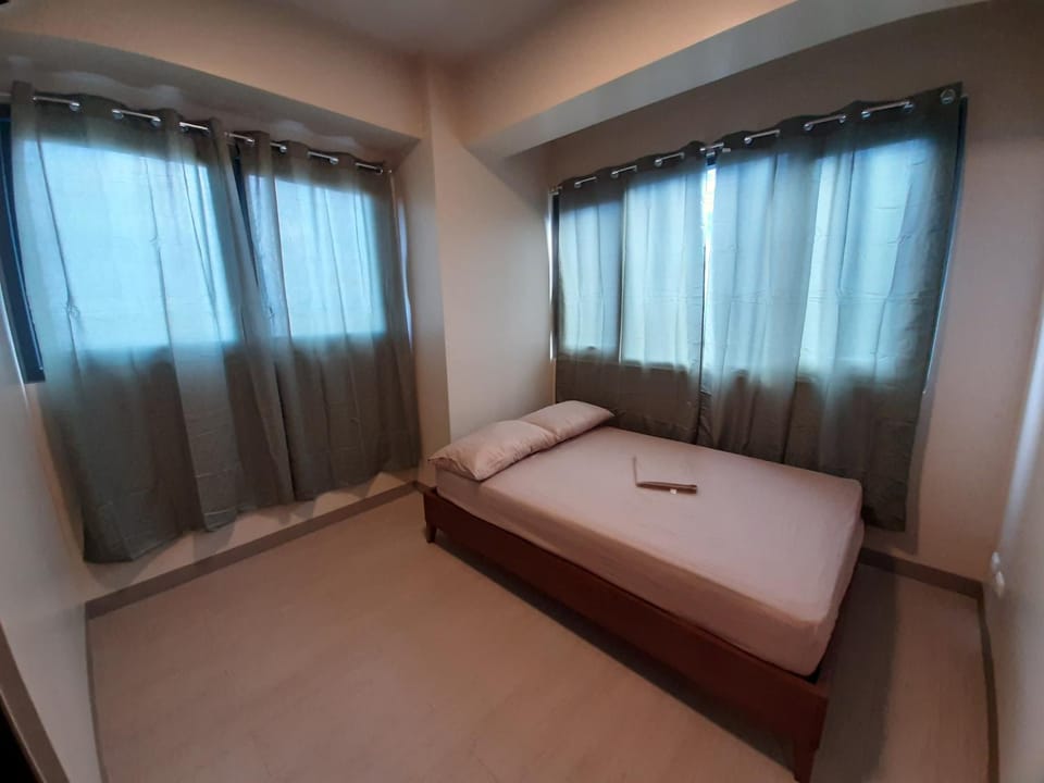One Bedroom Unit, One Manchester Place, Mactan Apartment in Lapu-Lapu City