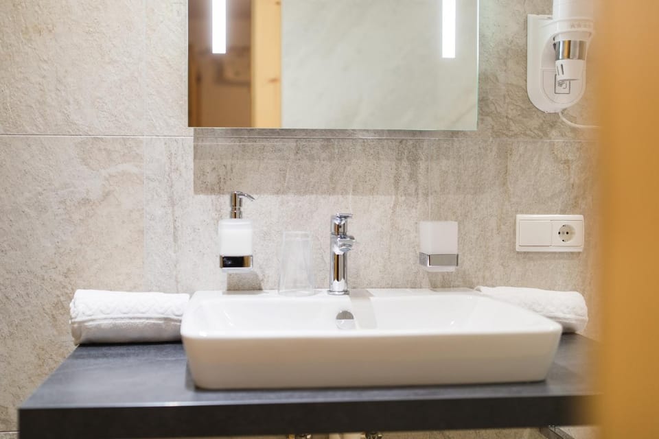 Bathroom, towels