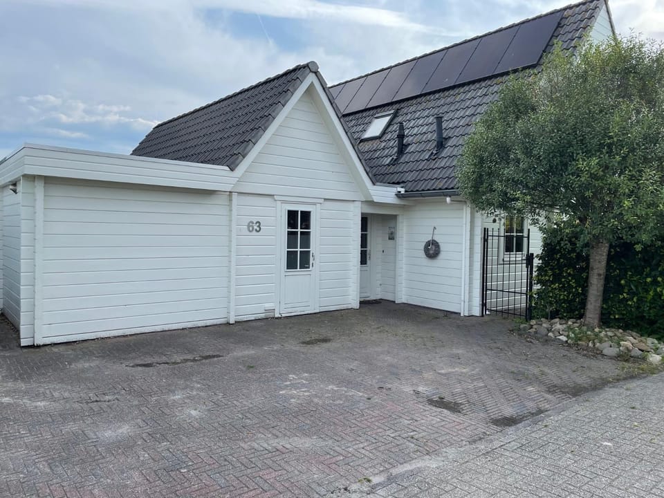 Property building, Parking