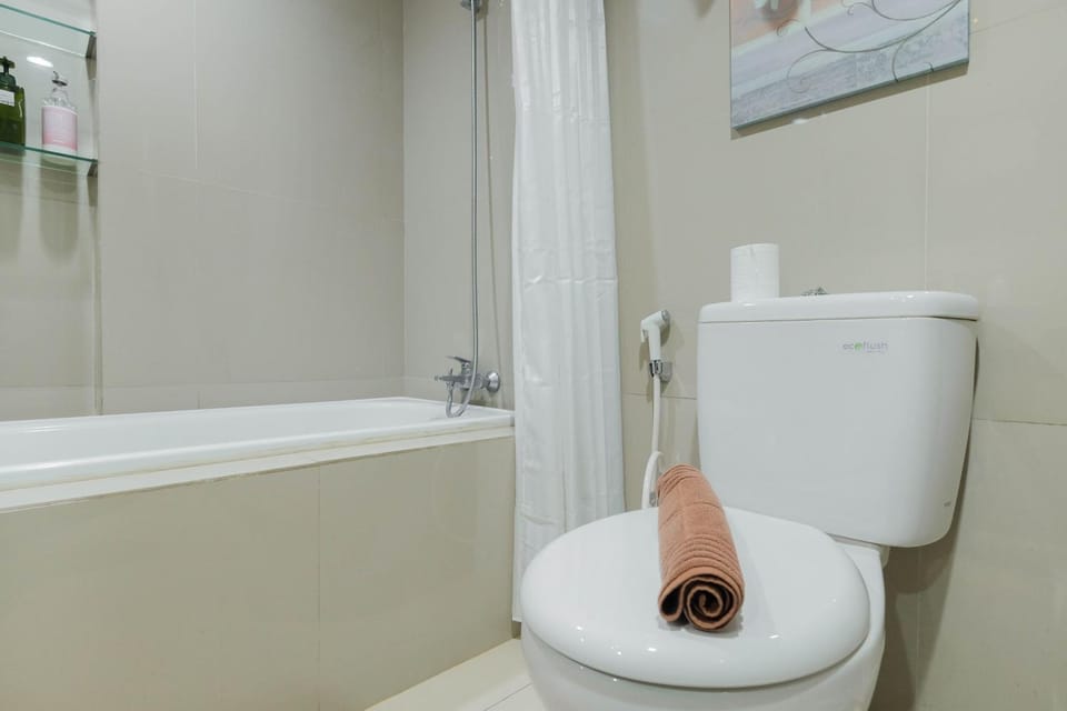 Elegant and Comfy Studio Azalea Suites Apartment Cikarang By Travelio Apartment in West Java