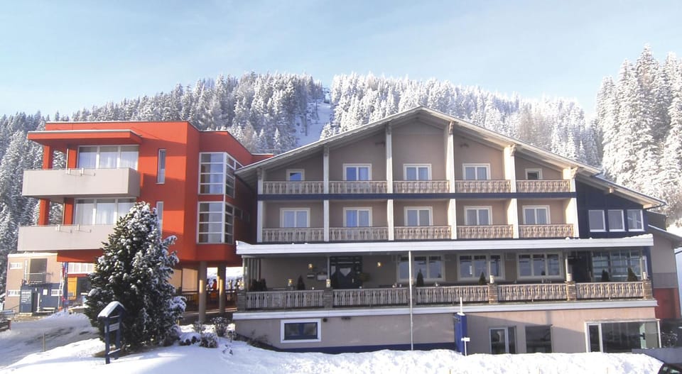 Property building, Facade/entrance, Winter, Mountain view
