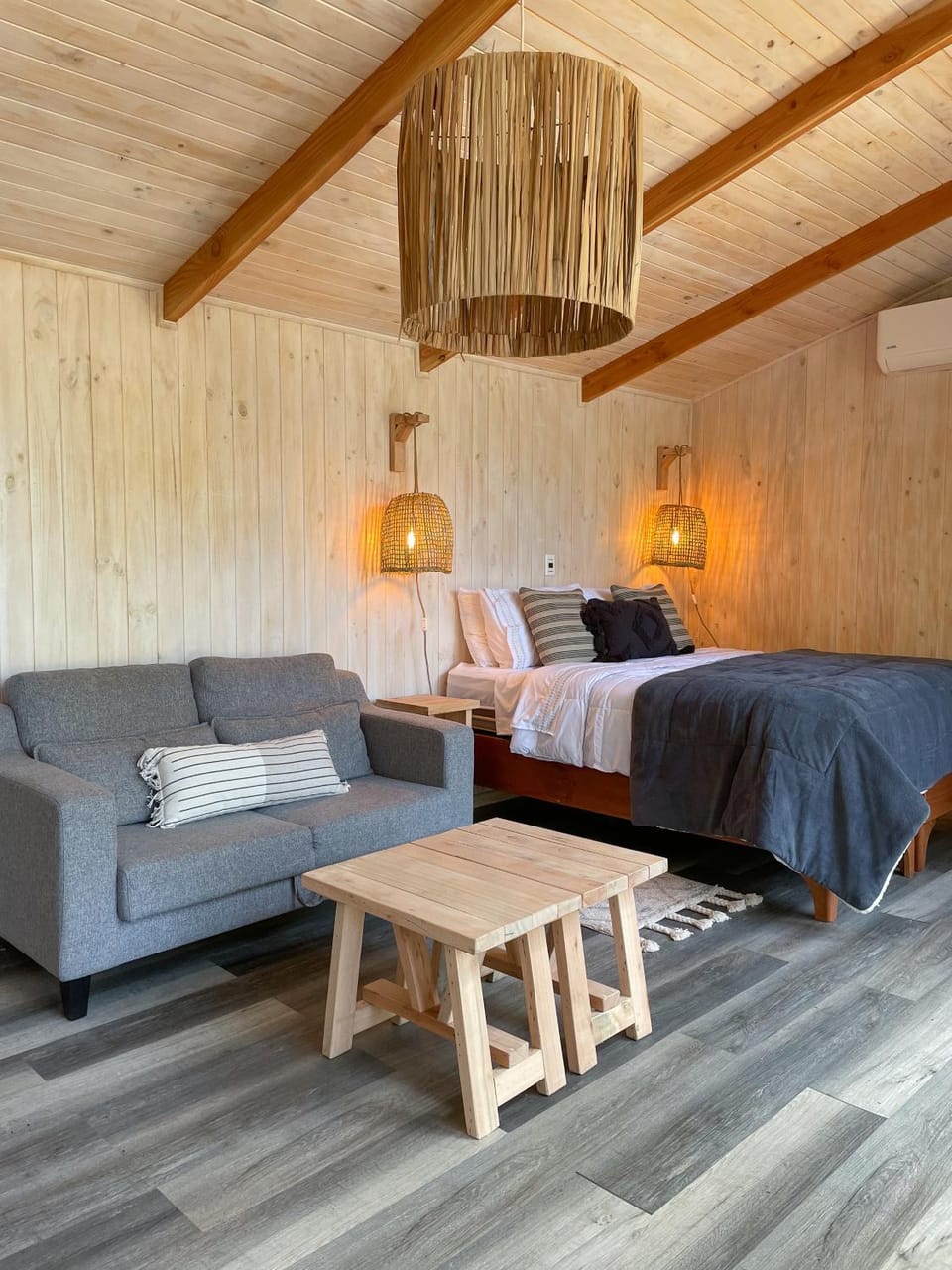Bed, Living room, Photo of the whole room, Bedroom