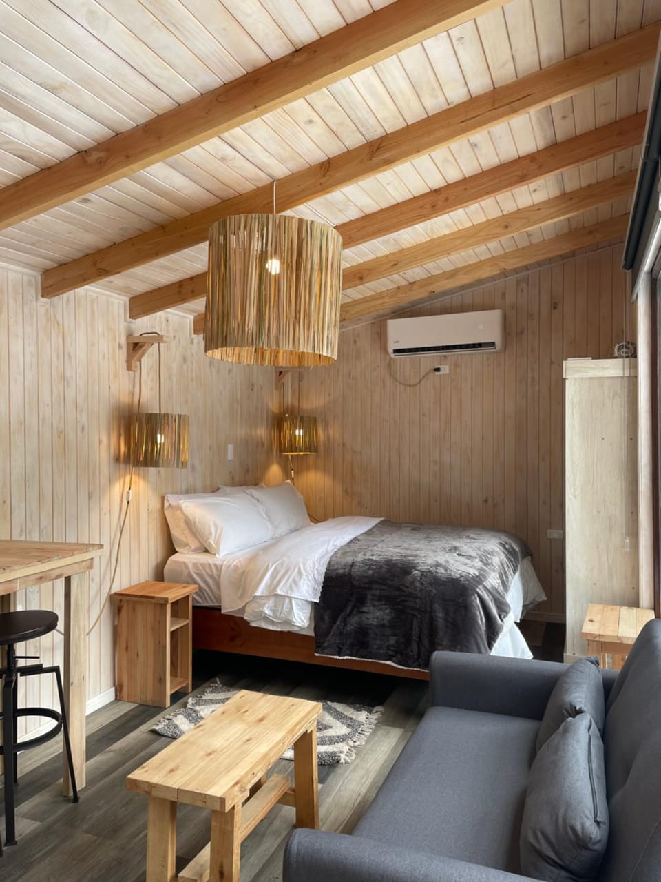 Bed, Living room, Photo of the whole room, Bedroom