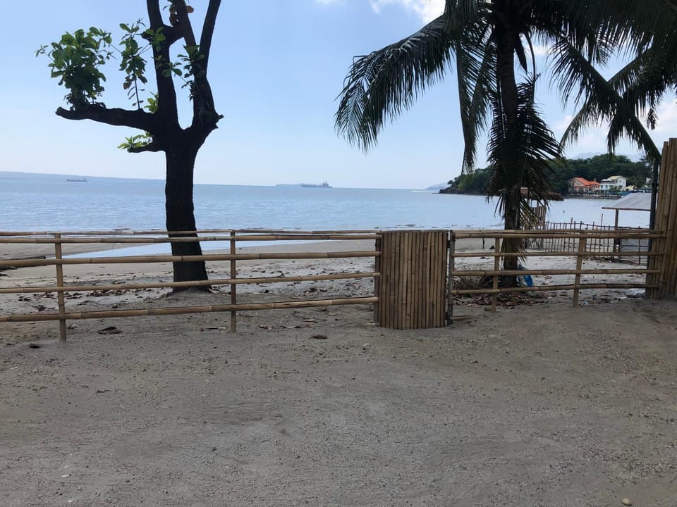 Out Back Hotel in Olongapo