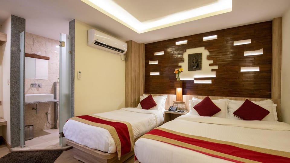 Bed, Photo of the whole room, Bedroom