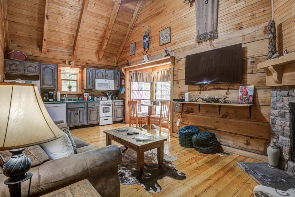 Secluded Sevierville Cabin w/ Hot Tub! Cabin in Sevier County