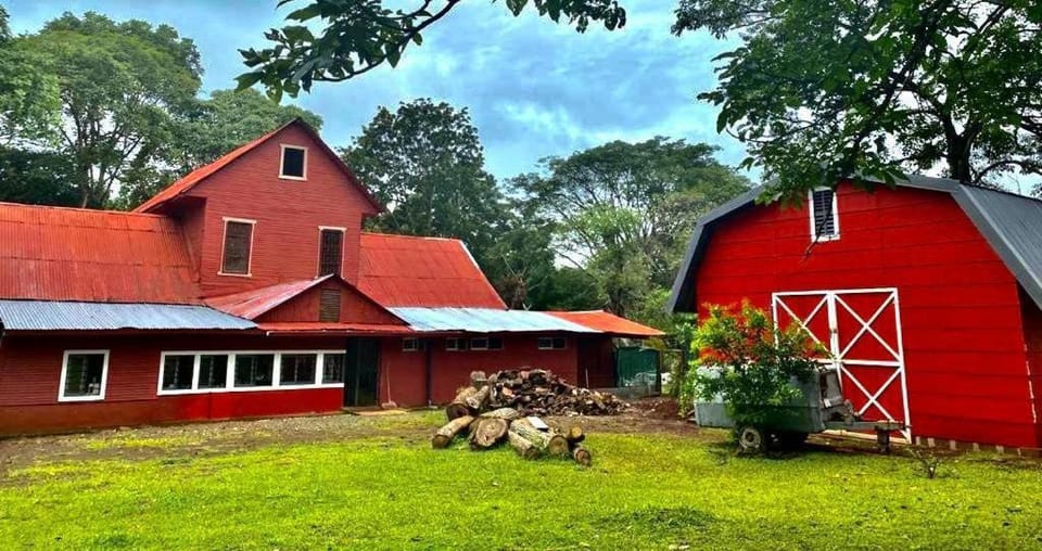 CASA PARA VACACIONAR ANTIGUA TIPO VINTAGe Villa in Alajuela Province