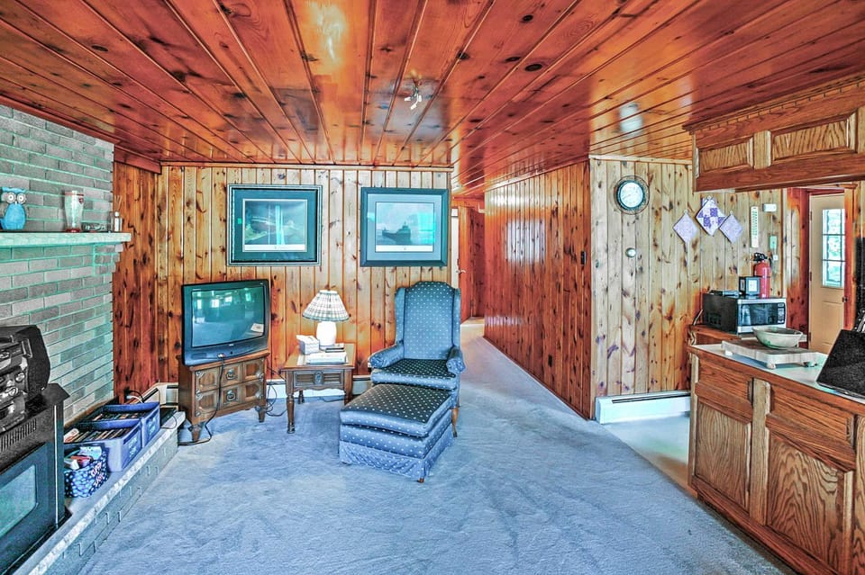 2 Mi to Boat Ramp! Family Cabin on Long Lake Cabin in Michigan