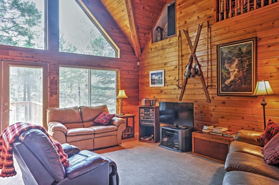 Hot Tub, Deck & Trail Access: Shaver Lake Cabin Cabin in Shaver Lake